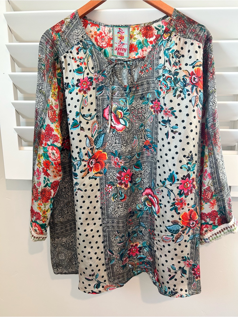 Johnny Was Jolie 100% Silk Tunic Top – Floral Embroidered Dots – Size Medium